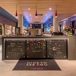 Hotel Moxy Munich Messe, Aschheim